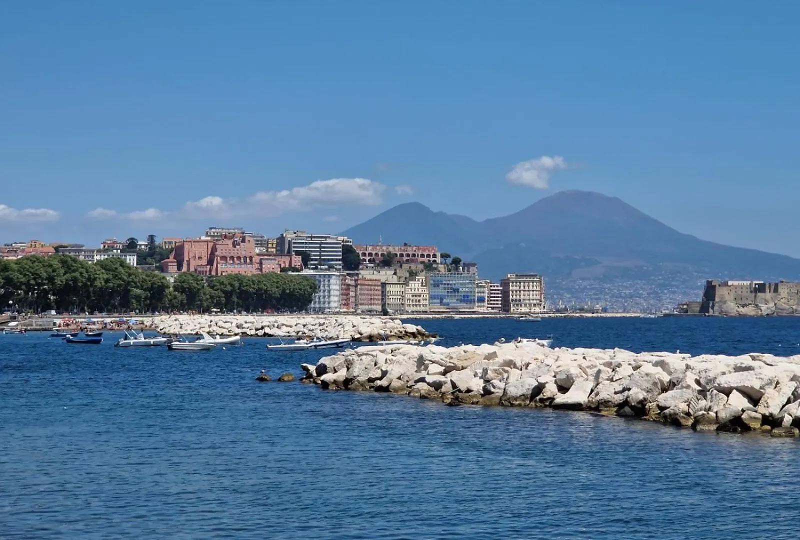 Suites Caracciolo نابولي